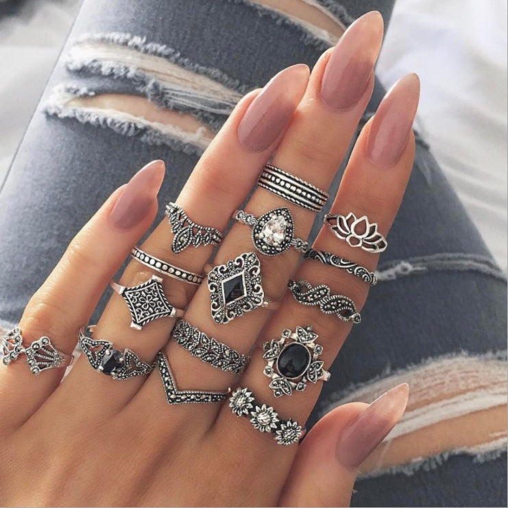 Bohemian Vintage Ring Set with Metal and Crystals